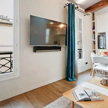 Apartment Eiffel Tower & Champ De Mars - 1br - Cityapartmentstay